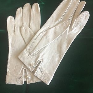 Vintage Women's ivory leather gloves 7-1/2